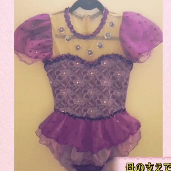 紫色のドレスの写真